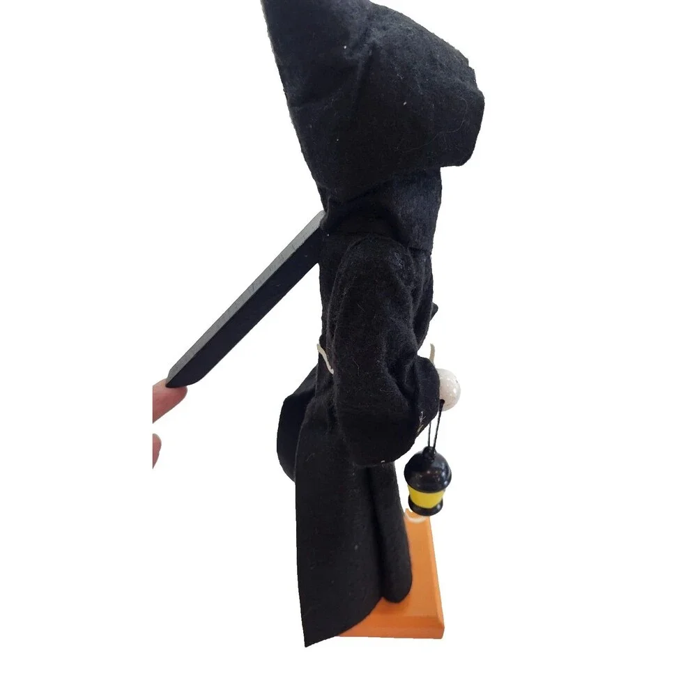 Target 2011 Limited Edition Skeleton Grim Reaper Halloween Nutcracker 14in